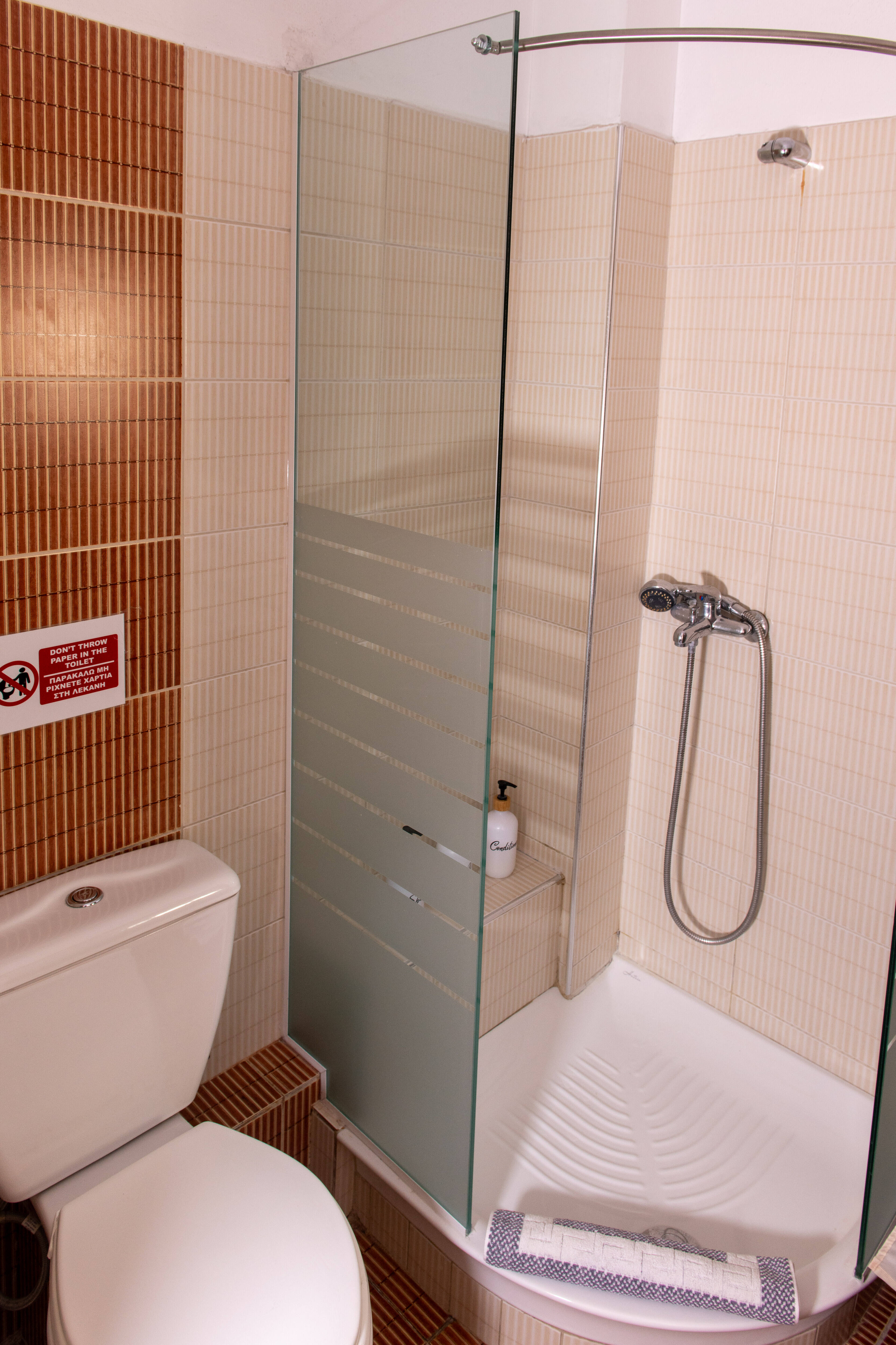 Central & Riverfront Apartment (1) — photo 4