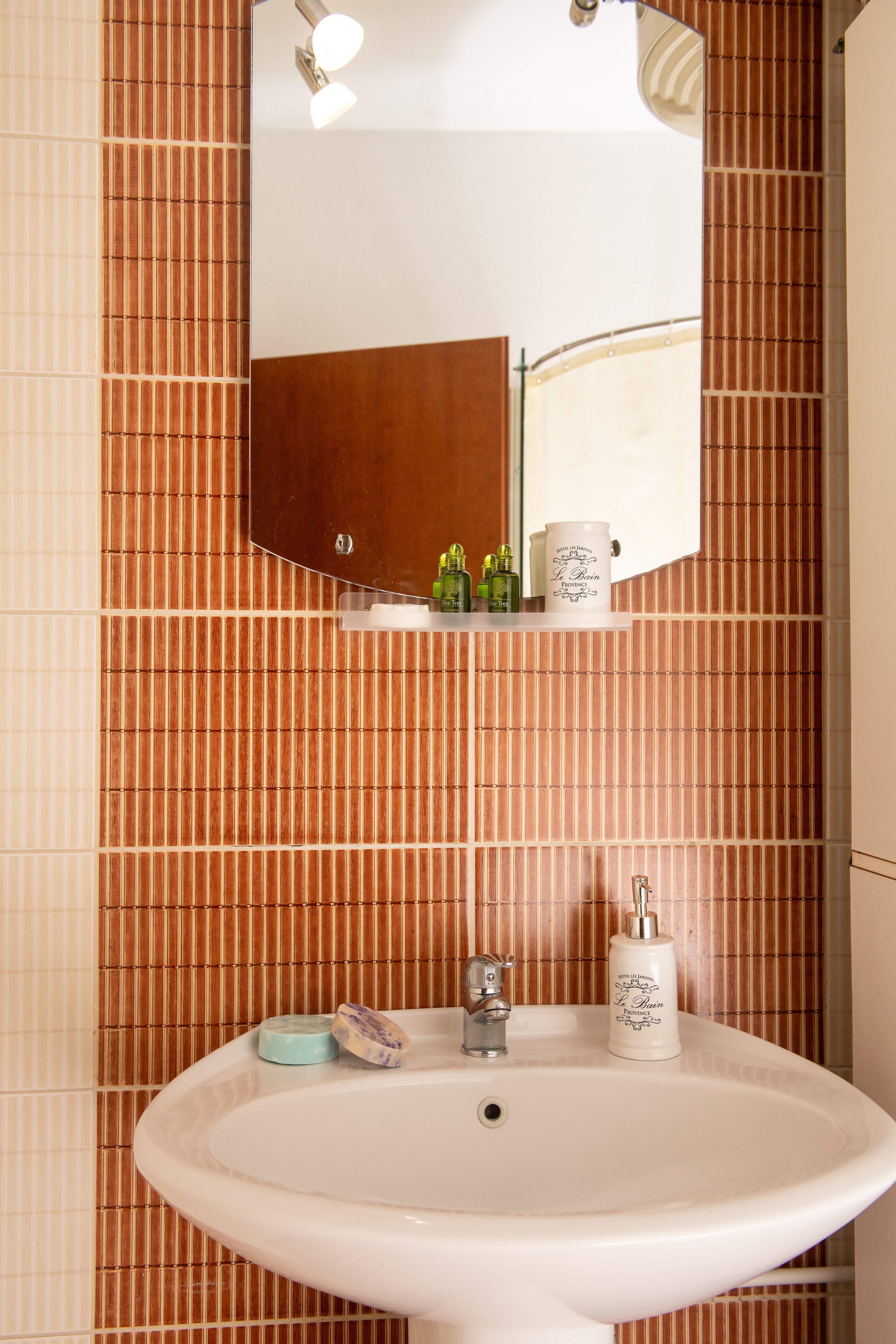 Central & Riverfront Apartment (1) — photo 5