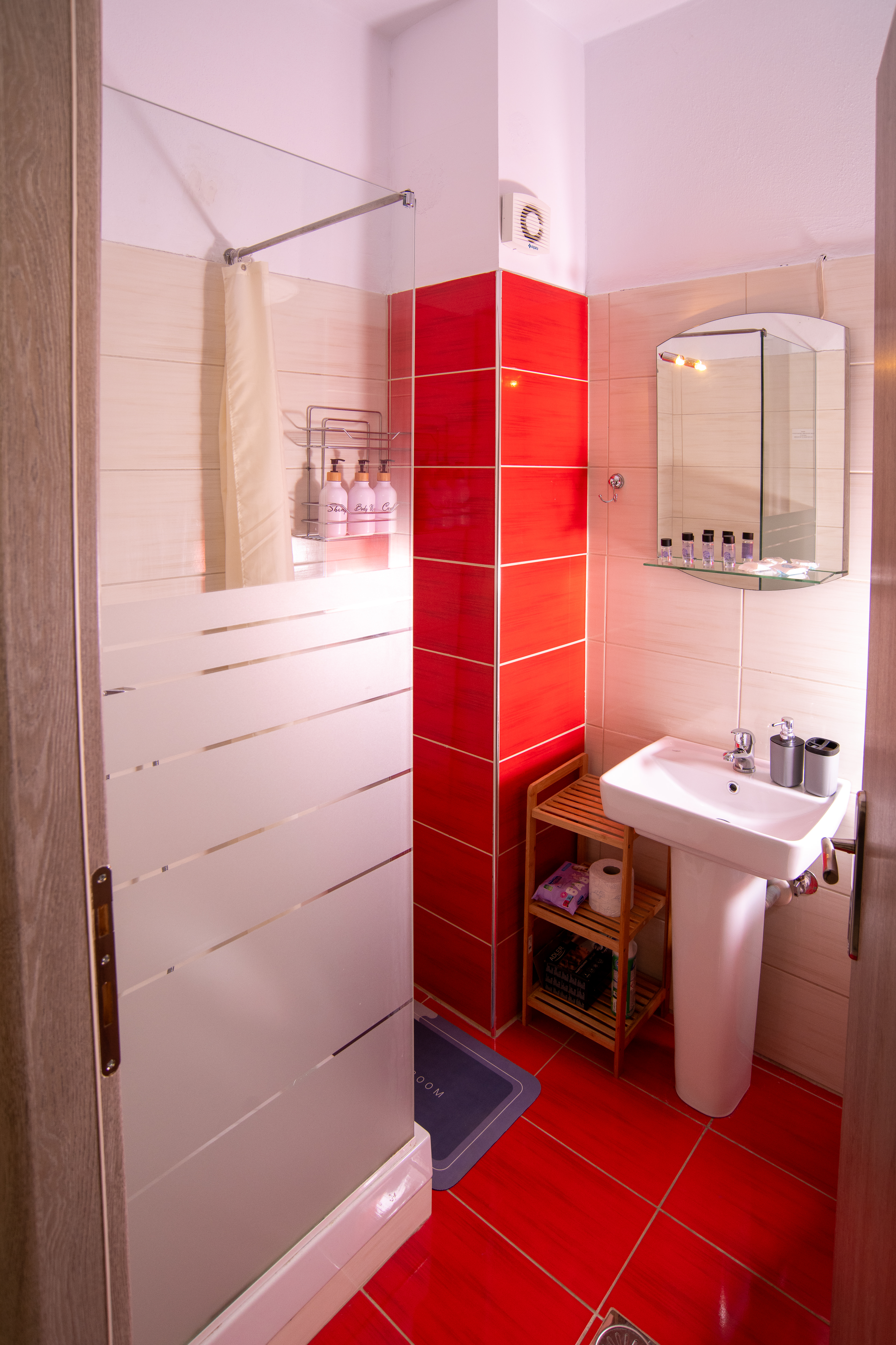 Central & Riverfront Room (Studio) — photo 5